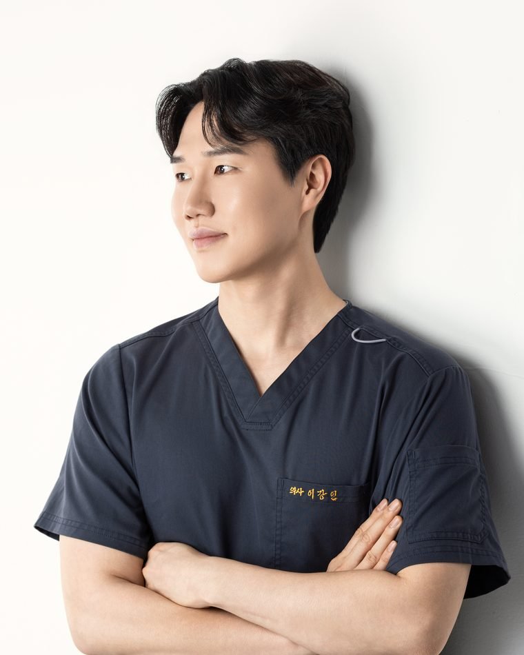 Dr Lee Kang In, co-director of Kind Global Clinic