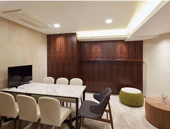 A counselling room at Faceline Plastic Surgery, Nonhyeon-ro premises