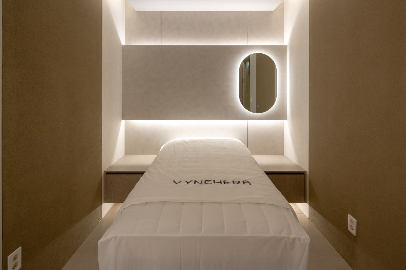 A treatment room at Vyneherb Clinic